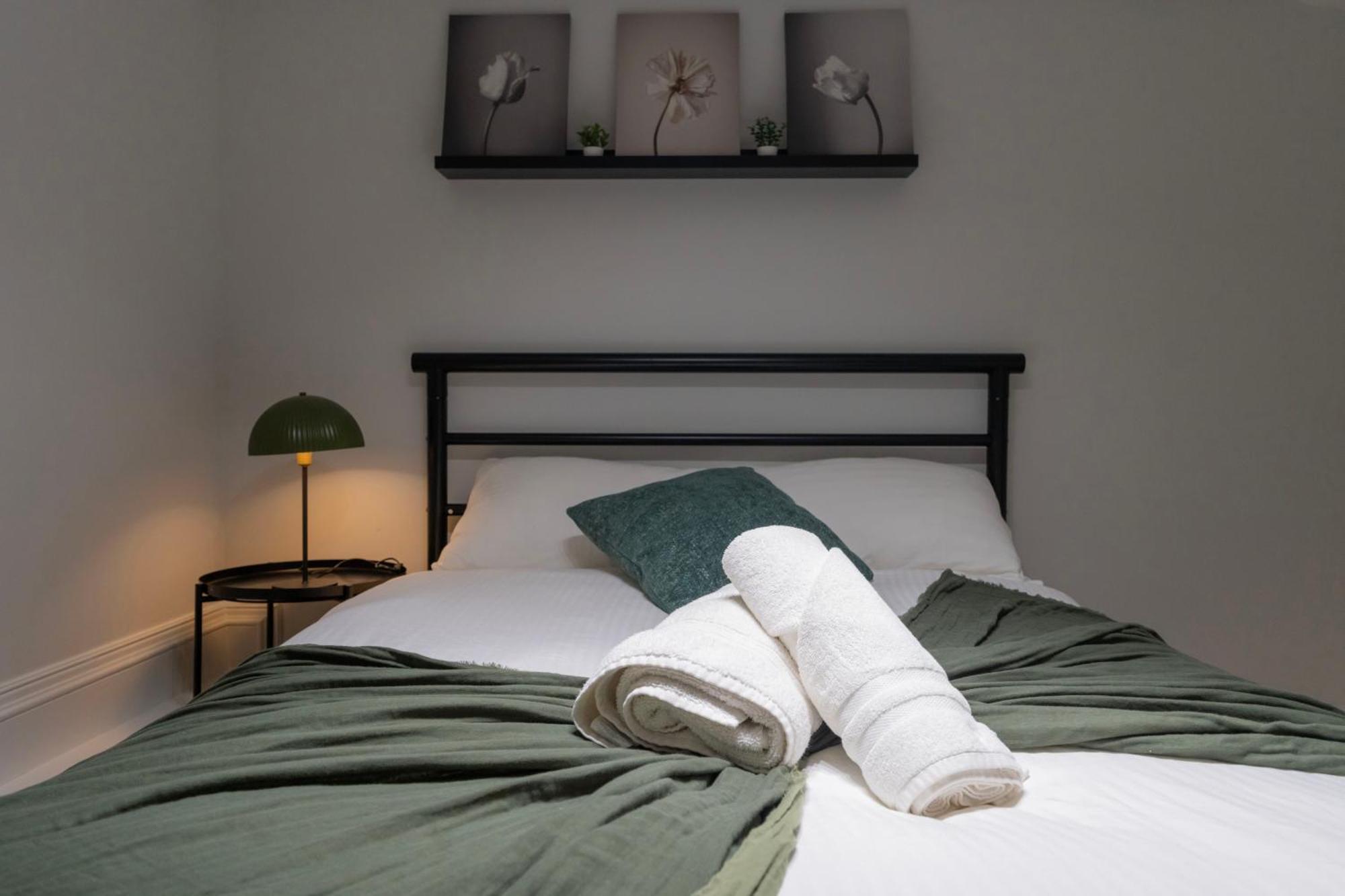 Ferienwohnung Gorgeous 2Bed House In New Road London Exterior foto
