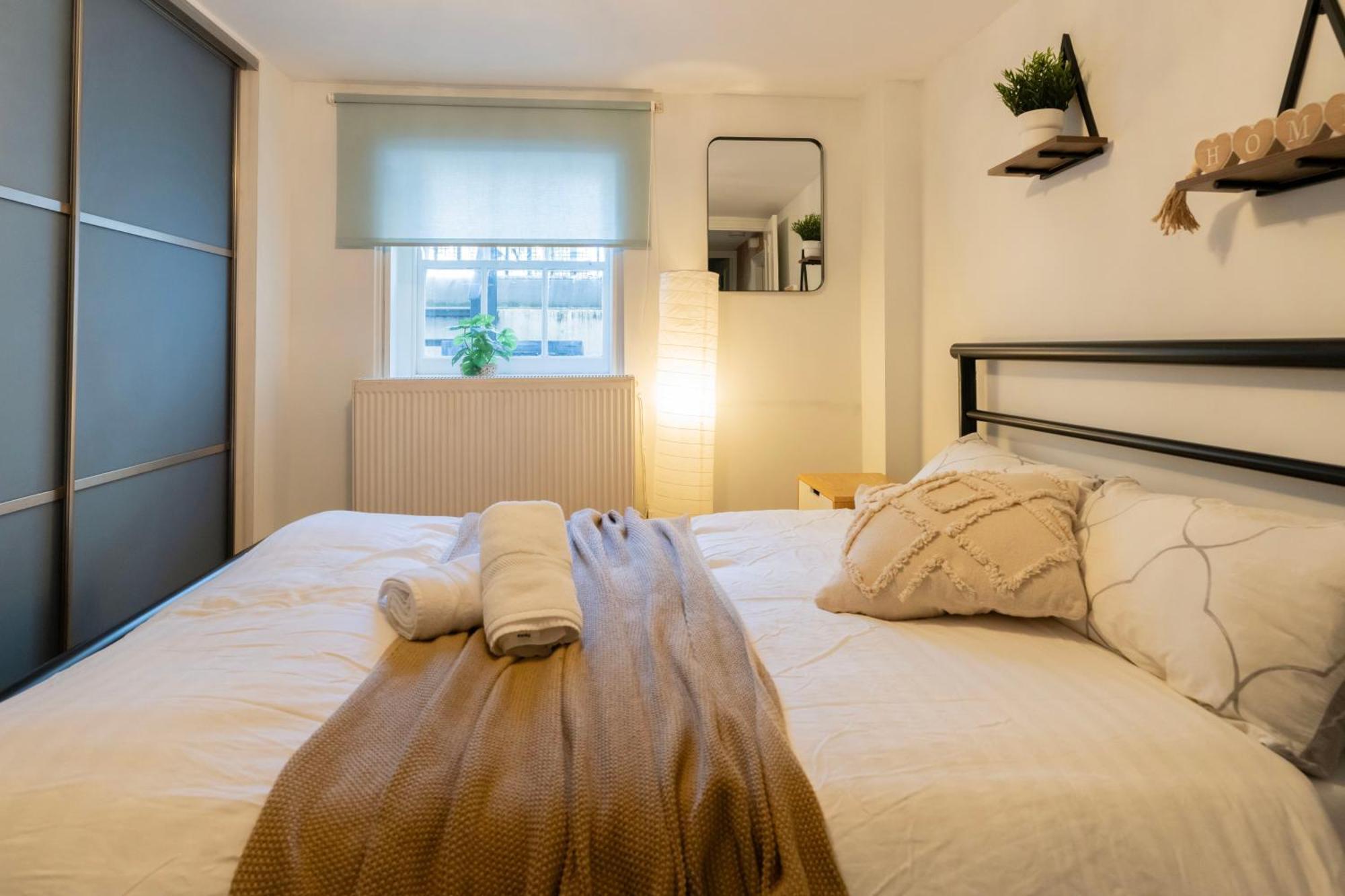 Ferienwohnung Gorgeous 2Bed House In New Road London Exterior foto